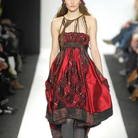 BCBGMaxAzria Dresses & Skirts - BCBG Maxazria Runway Dress